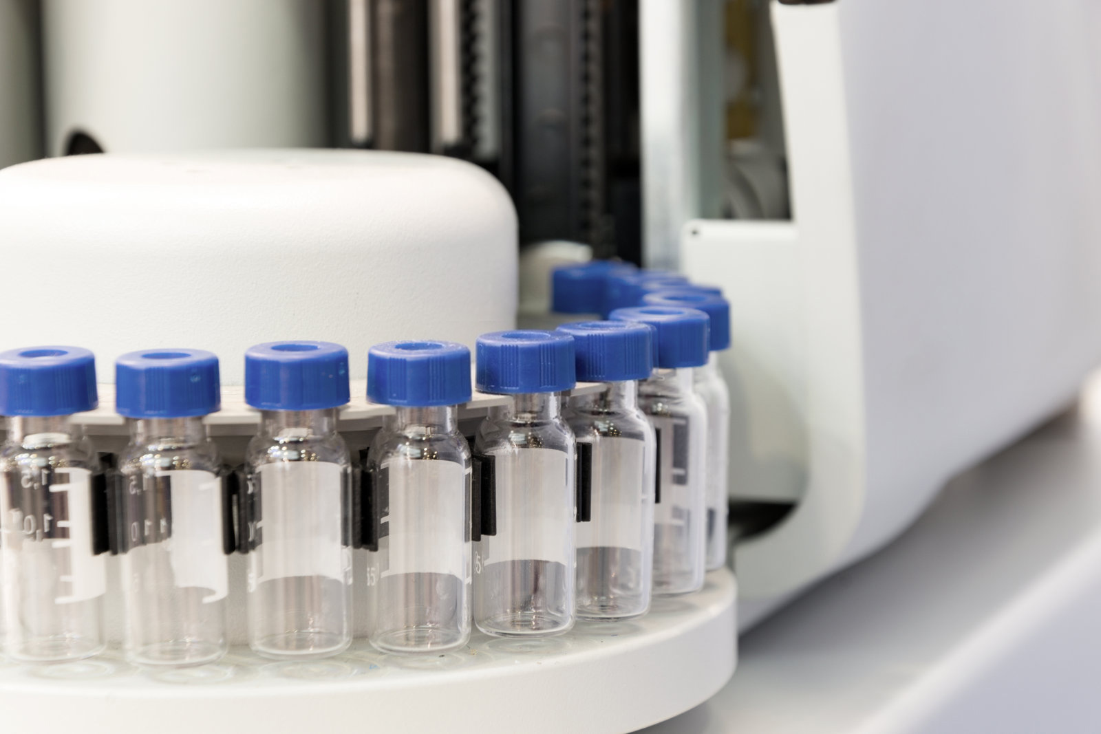 How to Select Autosampler Vials for Challenging Sample Matrices